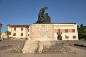 monumento ai caduti,Gino Colognesi,Canaro,municipio